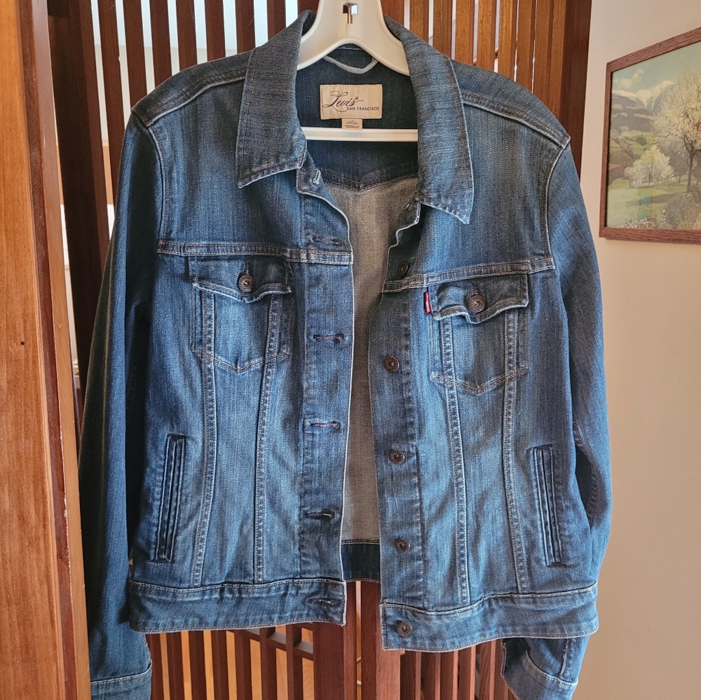 Levi's women's jean jacket, large